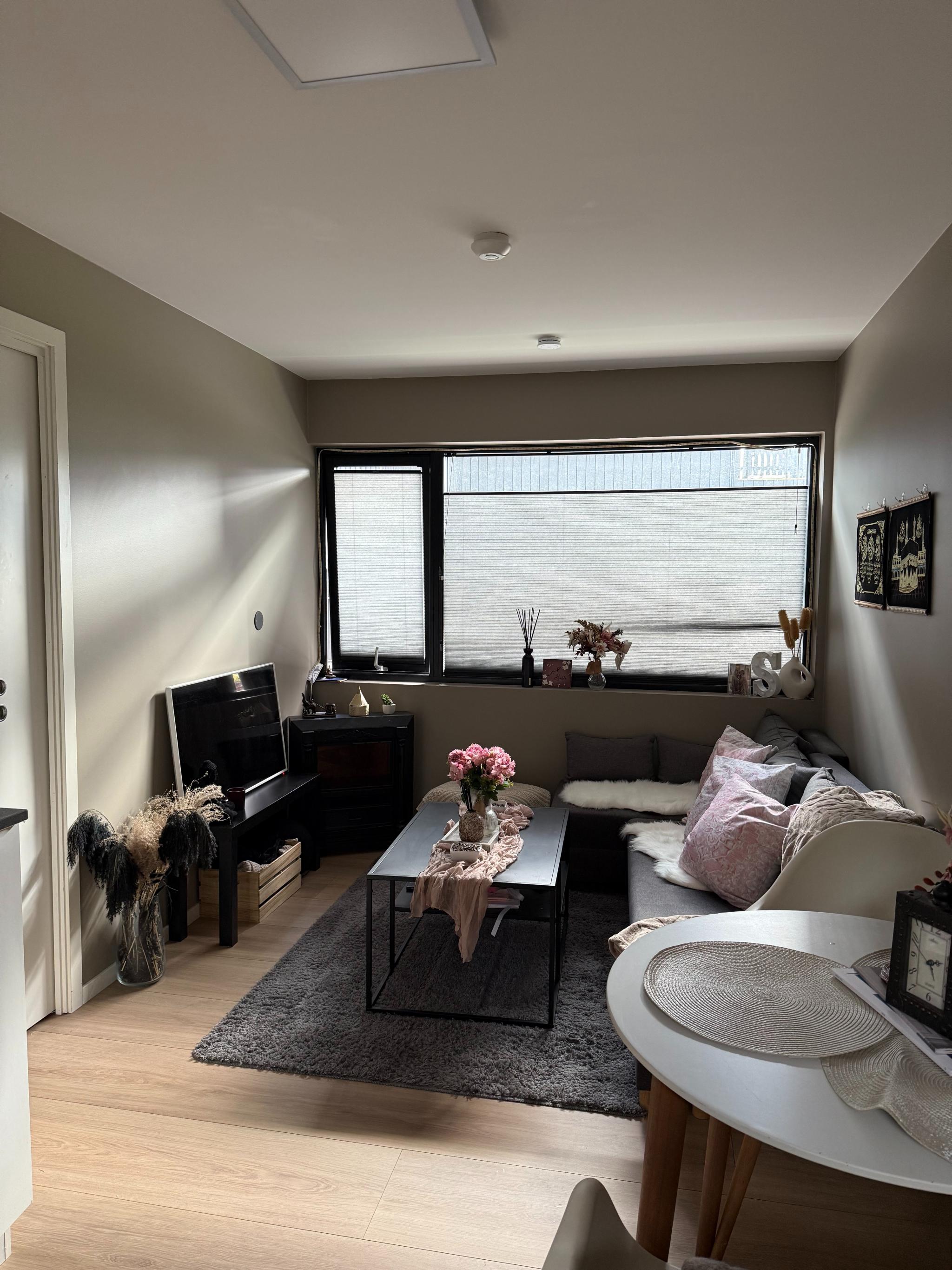 Møblene er nåværende leietaker sine, men særskilt avtale kan gjøres dersom det er ønskelig